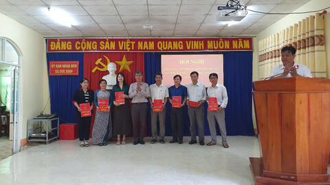 UBND XÃ ĐỨC BÌNH TỔ CHỨC HỘI NGHỊ CÔNG BỐ QUYẾT ĐỊNH BỔ NHIỆM HIỆU TRƯỞNG, PHÓ HIỆU TRƯỞNG CÁC TRƯỜNG THUỘC UBND XÃ